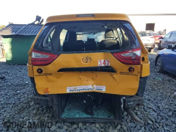 2017 Toyota Sienna L with VIN 5TDZZ3DCXHS876473, listed as a Copart auction lot 84994265 with Not provided miles and Clean title. Bid and sale history available at DreamBid. Image 6.