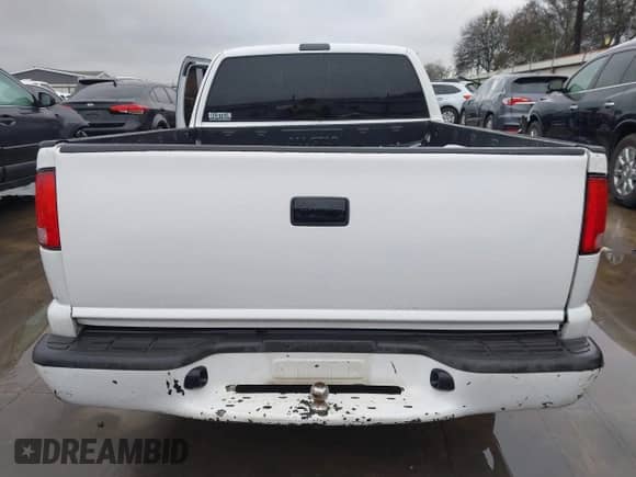 1998 Chevrolet S-10 LS with VIN 1GCCS19X2W8244465, listed as a IAAI auction lot 41546730 with Not provided miles and . Bid and sale history available at DreamBid. Image 16.