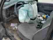 1998 Toyota Tacoma z VIN 4TAPM62N0WZ025379, wystawiony jako Copart lot #51533085 z przebiegiem 127 881 mil mil oraz Szkoda całkowita • Salvage title. Historia ofert i sprzedaży dostępna na DreamBid. Obrazek 8.