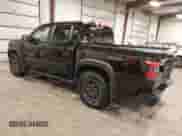 2023 Nissan Frontier Pro-4X z VIN 1N6ED1EKXPN616079, wystawiony jako IAAI lot #43327941 z przebiegiem 42 471 mil mil oraz . Historia ofert i sprzedaży dostępna na DreamBid. Obrazek 3.