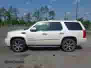 2009 Cadillac Escalade с VIN 1GYFK23249R284846, выставлен на аукционе IAAI как лот 42184659 с пробегом Не указан миль и . История ставок и продаж доступна на DreamBid. Изображение 14.