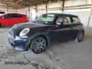 2023 MINI Hardtop Cooper S z VIN WMW53DH0XP2S73449, wystawiony jako Copart lot #84473545 z przebiegiem 17 612 mil mil oraz Szkoda całkowita • Salvage title. Historia ofert i sprzedaży dostępna na DreamBid. Obrazek 1.