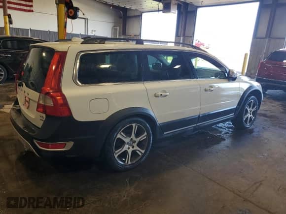 2013 Volvo XC70 T6 с VIN YV4902BZ6D1163358, выставлен на аукционе Copart как лот 64766965 с пробегом 43 418 миль миль и Списание • Salvage title. История ставок и продаж доступна на DreamBid. Изображение 3.
