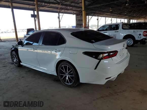 2021 Toyota Camry SE Nightshade z VIN 4T1G11AK9MU578125, wystawiony jako Copart lot #80356625 z przebiegiem 76 123 mil mil oraz Szkoda całkowita • Salvage title. Historia ofert i sprzedaży dostępna na DreamBid. Obrazek 2.