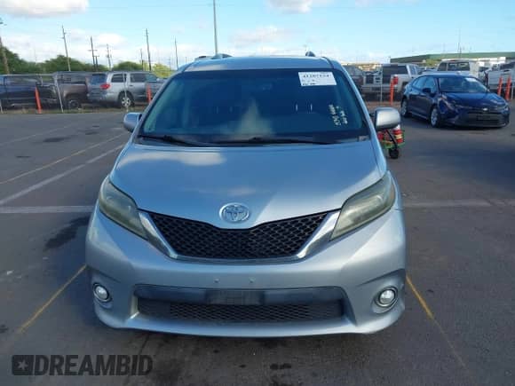 2015 Toyota Sienna SE with VIN 5TDXK3DC1FS541224, listed as a IAAI auction lot 41207154 with 146,788 mi miles and . Bid and sale history available at DreamBid. Image 12.