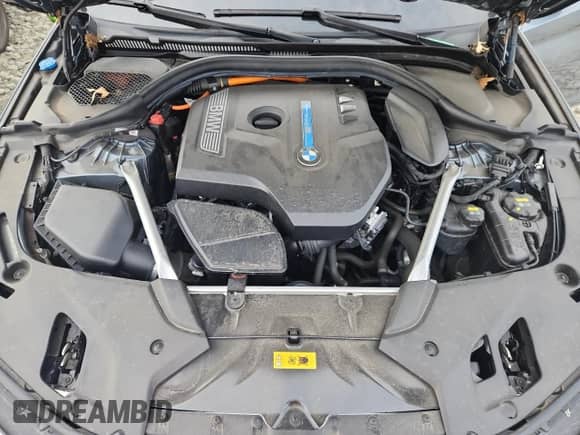 2019 BMW 5 Series 530e xDrive z VIN WBAJB1C54KB375874, wystawiony jako Copart lot #65095785 z przebiegiem 62 300 mil mil oraz Szkoda całkowita • Salvage title. Historia ofert i sprzedaży dostępna na DreamBid. Obrazek 11.