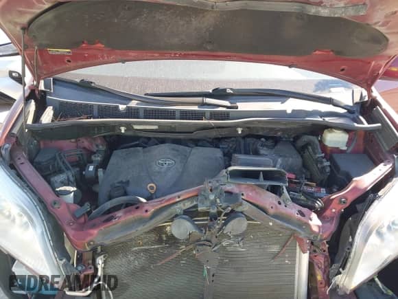 2017 Toyota Sienna XLE Auto Access Seat z VIN 5TDYZ3DC0HS886182, wystawiony jako IAAI lot #43382382 z przebiegiem 131 422 mil mil oraz . Historia ofert i sprzedaży dostępna na DreamBid. Obrazek 10.