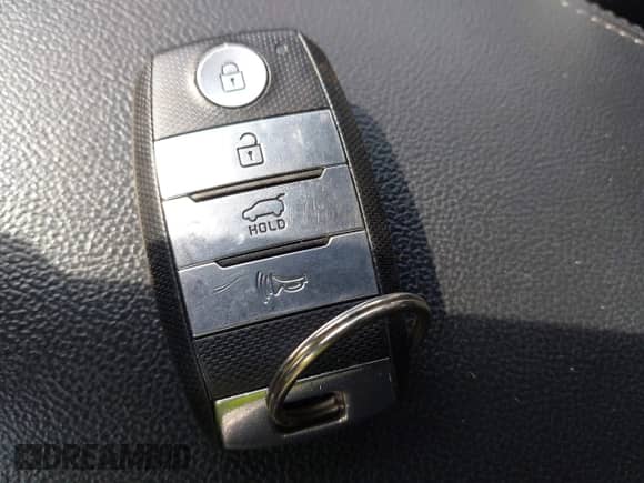 2017 Kia Sorento EX z VIN 5XYPHDA57HG298965, wystawiony jako IAAI lot #42851723 z przebiegiem 171 678 mil mil oraz . Historia ofert i sprzedaży dostępna na DreamBid. Obrazek 11.