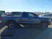 2018 Toyota Tacoma SR5 with VIN 5TFSZ5AN8JX150047, listed as a IAAI auction lot 43474593 with 38,427 mi miles and . Bid and sale history available at DreamBid. Image 13.