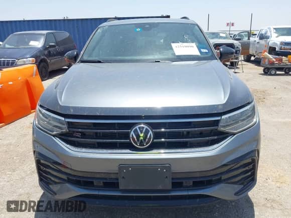 2023 Volkswagen Tiguan SE R-Line Black с VIN 3VVCB7AX7PM002428, выставлен на аукционе IAAI как лот 42510090 с пробегом 31 362 миль миль и . История ставок и продаж доступна на DreamBid. Изображение 13.