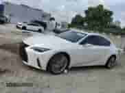2022 Lexus IS 300 z VIN JTHDA1D27N5119978, wystawiony jako Copart lot #65100645 z przebiegiem 39 094 mil mil oraz Nie do naprawy • Non repairable. Historia ofert i sprzedaży dostępna na DreamBid. Obrazek 1.