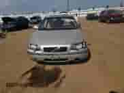 2001 Volvo S60 с VIN YV1RS61R412049929, выставлен на аукционе Copart как лот 69078954 с пробегом Не указан миль и Списание • Salvage title. История ставок и продаж доступна на DreamBid. Изображение 11.