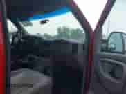 2001 Chevrolet Express z VIN 1GCHG39GX11163279, wystawiony jako IAAI lot #42424833 z przebiegiem 197 637 mil mil oraz . Historia ofert i sprzedaży dostępna na DreamBid. Obrazek 5.