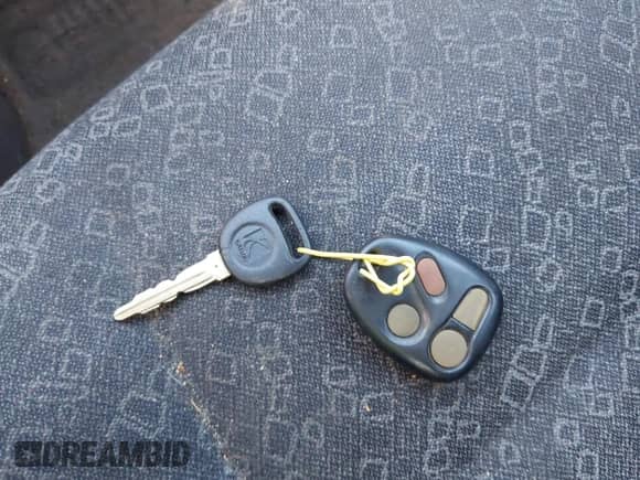 2002 Saturn SL z VIN 1G8ZG52812Z198597, wystawiony jako IAAI lot #43556259 z przebiegiem 140 782 mil mil oraz . Historia ofert i sprzedaży dostępna na DreamBid. Obrazek 11.