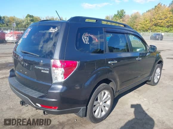 2012 Subaru Forester X Premium z VIN JF2SHADC6CH430943, wystawiony jako IAAI lot #43407192 z przebiegiem 162 606 mil mil oraz . Historia ofert i sprzedaży dostępna na DreamBid. Obrazek 4.