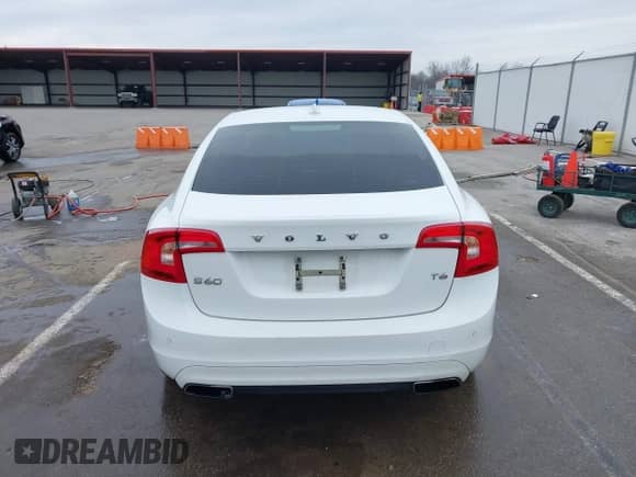 2015 Volvo S60 T6 Drive-E with VIN YV149MFK1F2366869, listed as a IAAI auction lot 41452923 with 98,005 mi miles and . Bid and sale history available at DreamBid. Image 16.