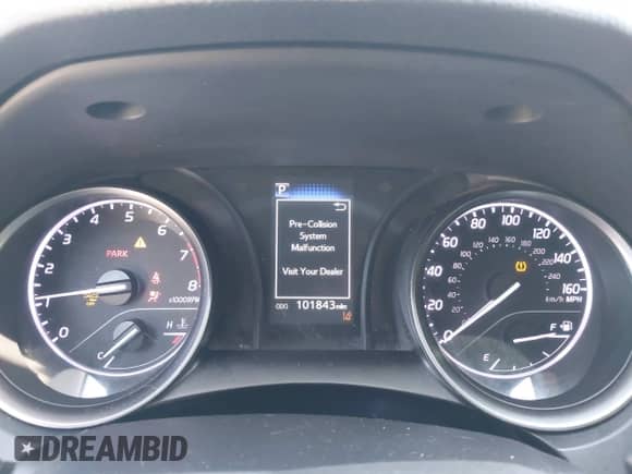 2021 Toyota Camry SE z VIN 4T1G11AK6MU523261, wystawiony jako IAAI lot #43113996 z przebiegiem 101 843 mil mil oraz . Historia ofert i sprzedaży dostępna na DreamBid. Obrazek 7.