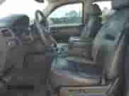 2008 Chevrolet Avalanche 1LT с VIN 3GNEC12J78G281396, выставлен на аукционе Copart как лот 67716554 с пробегом 71 635 миль миль и На запчасти • Non repairable. История ставок и продаж доступна на DreamBid. Изображение 7.