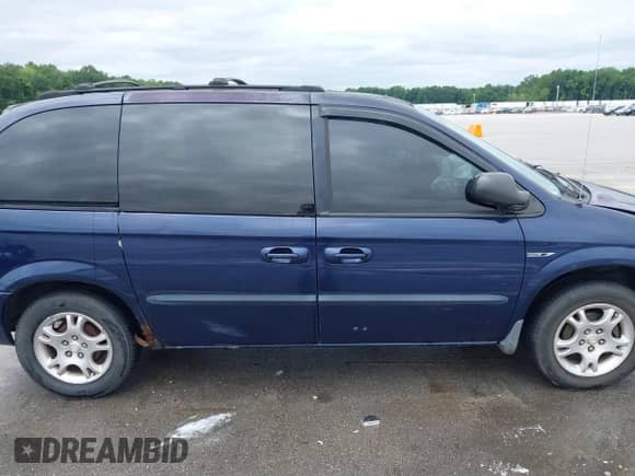 2004 Dodge Caravan SXT z VIN 1D4GP45R54B592193, wystawiony jako IAAI lot #39614030 z przebiegiem 207 653 mil mil oraz . Historia ofert i sprzedaży dostępna na DreamBid. Obrazek 13.