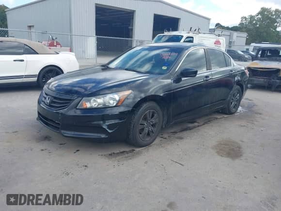 2012 Honda Accord SE z VIN 1HGCP2F63CA191624, wystawiony jako IAAI lot #43408079 z przebiegiem 226 438 mil mil oraz . Historia ofert i sprzedaży dostępna na DreamBid. Obrazek 2.