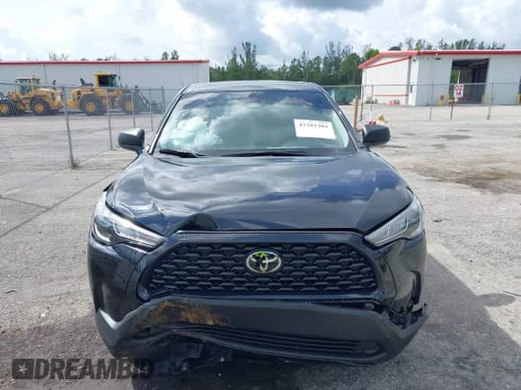 2025 Toyota Corolla Cross L с VIN 7MUAAAAG3SV127091, выставлен на аукционе IAAI как лот 43281301 с пробегом 11 473 миль миль и . История ставок и продаж доступна на DreamBid. Изображение 12.