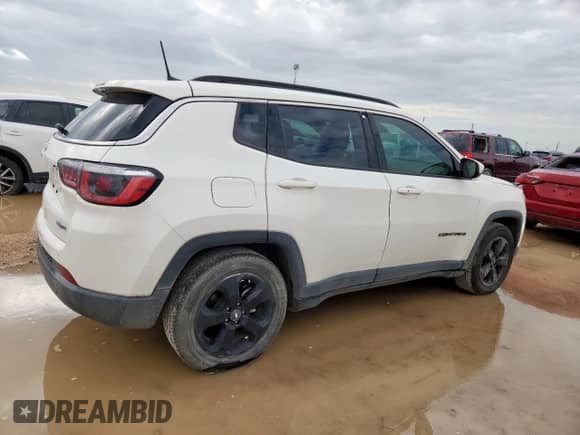 2018 Jeep Compass Latitude z VIN 3C4NJCBB9JT108608, wystawiony jako Copart lot #62002645 z przebiegiem 116 450 mil mil oraz Czysty tytuł • Clean title. Historia ofert i sprzedaży dostępna na DreamBid. Obrazek 3.