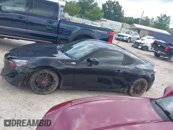 2014 Scion FR-S z VIN JF1ZNAA15E9705049, wystawiony jako IAAI lot #42663987 z przebiegiem 119 549 mil mil oraz . Historia ofert i sprzedaży dostępna na DreamBid. Obrazek 15.