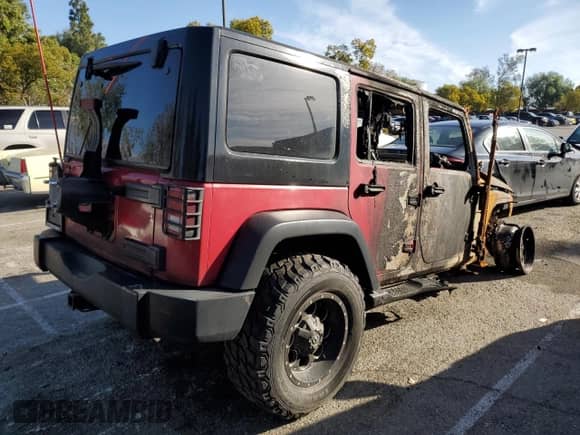 2007 Jeep Wrangler Unlimited X с VIN 1J4GA39137L147165, выставлен на аукционе Copart как лот 46220825 с пробегом Не указан миль и На запчасти • Non repairable. История ставок и продаж доступна на DreamBid. Изображение 3.