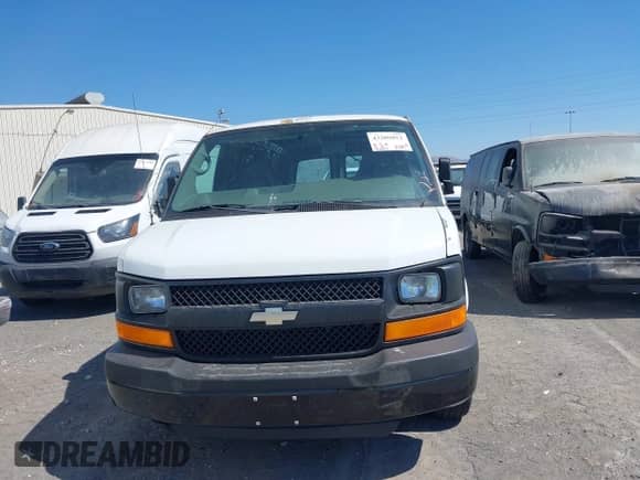 2007 Chevrolet Express Cargo с VIN 1GCFG15X371247860, выставлен на аукционе IAAI как лот 43209852 с пробегом 105 937 миль миль и . История ставок и продаж доступна на DreamBid. Изображение 6.