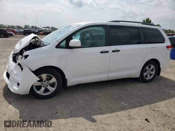 2012 Toyota Sienna with VIN 5TDZK3DC0CS233594, listed as a Copart auction lot 71744685 with 226,300 mi miles and Salvage title. Bid and sale history available at DreamBid. Image 1.