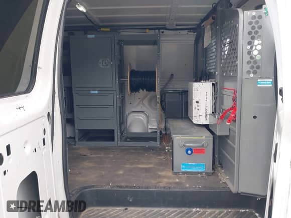 2013 Ford Econoline Cargo Commercial с VIN 1FTNE2EL1DDB27649, выставлен на аукционе IAAI как лот 42660285 с пробегом 86 639 миль миль и . История ставок и продаж доступна на DreamBid. Изображение 8.