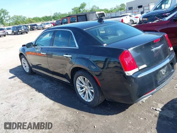 2016 Chrysler 300 C z VIN 2C3CCAEG0GH167422, wystawiony jako IAAI lot #42162970 z przebiegiem 143 073 mil mil oraz . Historia ofert i sprzedaży dostępna na DreamBid. Obrazek 3.