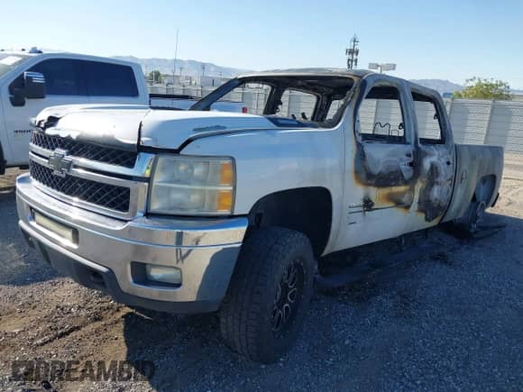 2011 Chevrolet Silverado 2500HD LTZ with VIN 1GC1KYE85BF205387, listed as a IAAI auction lot 42781017 with Not provided miles and . Bid and sale history available at DreamBid. Image 16.