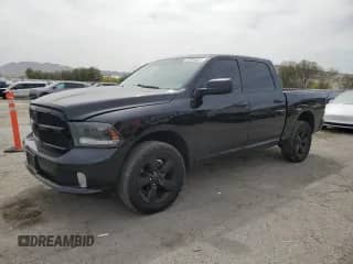 2015 Ram 1500 Tradesman z VIN 1C6RR7KT8FS586402, wystawiony jako Copart lot #52404365 z przebiegiem 127 192 mil mil oraz Czysty tytuł • Clean title. Historia ofert i sprzedaży dostępna na DreamBid. Obrazek 1.