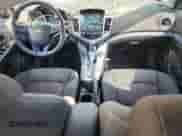 2015 Chevrolet Cruze LT z VIN 1G1PC5SB2F7283026, wystawiony jako Copart lot #82192075 z przebiegiem 99 196 mil mil oraz Szkoda całkowita • Salvage title. Historia ofert i sprzedaży dostępna na DreamBid. Obrazek 8.