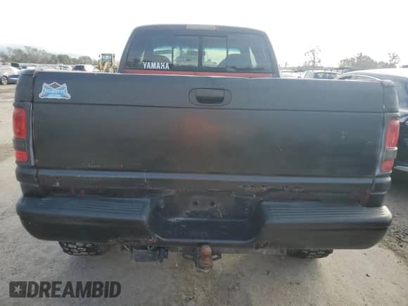 1998 Dodge 2500 with VIN 1B7KF23W0WJ255639, listed as a Copart auction lot 79667944 with 182,800 mi miles and Clean title. Bid and sale history available at DreamBid. Image 6.