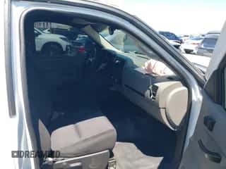 2011 Chevrolet Silverado 1500 Work Truck z VIN 1GCNCPEX1BZ287889, wystawiony jako IAAI lot #43017052 z przebiegiem 156 061 mil mil oraz . Historia ofert i sprzedaży dostępna na DreamBid. Obrazek 5.