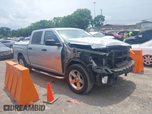 2014 Ram 1500 Express z VIN 1C6RR6KT7ES331880, wystawiony jako IAAI lot #42697649 z przebiegiem 127 021 mil mil oraz . Historia ofert i sprzedaży dostępna na DreamBid. Obrazek 13.