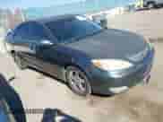 2002 Toyota Camry LE z VIN 4T1BF30K62U502612, wystawiony jako IAAI lot #43578014 z przebiegiem 276 054 mil mil oraz . Historia ofert i sprzedaży dostępna na DreamBid. Obrazek 1.