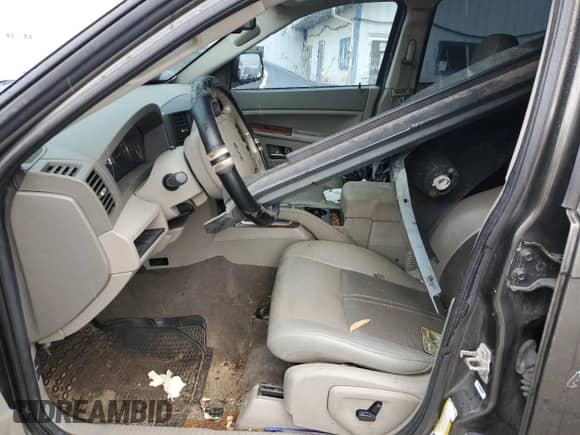 2006 Jeep Grand Cherokee Limited с VIN 1J4HR58236C336545, выставлен на аукционе Copart как лот 67996775 с пробегом 140 481 миль миль и Списание • Salvage title. История ставок и продаж доступна на DreamBid. Изображение 7.