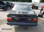 1989 Mercedes-Benz 300 E with VIN WDBEA30D8KB012989, listed as a Copart auction lot 72100114 with 137,798 mi miles and Clean title. Bid and sale history available at DreamBid. Image 6.