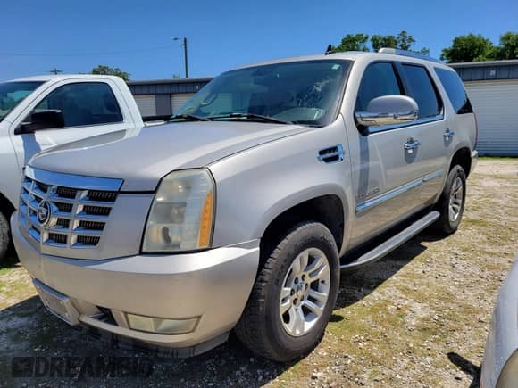 2007 Cadillac Escalade с VIN 1GYFK63837R259719, выставлен на аукционе IAAI как лот 42451071 с пробегом 167 836 миль миль и . История ставок и продаж доступна на DreamBid. Изображение 1.