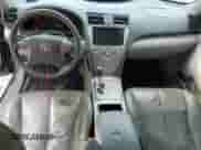 2009 Toyota Camry LE z VIN 4T1BE46K29U296523, wystawiony jako Copart lot #80359865 z przebiegiem 190 864 mil mil oraz Czysty tytuł • Clean title. Historia ofert i sprzedaży dostępna na DreamBid. Obrazek 8.