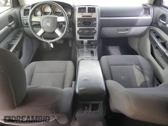 2008 Dodge Magnum SXT with VIN 2D4FV37V68H238959, listed as a Copart auction lot 69084055 with 144,131 mi miles and Salvage title. Bid and sale history available at DreamBid. Image 8.