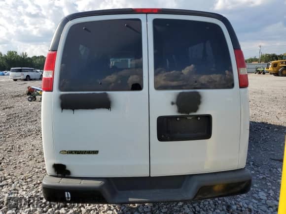 2019 Chevrolet Express Passenger LS with VIN 1GAZGNFP5K1311577, listed as a Copart auction lot 67138765 with 271,218 mi miles and Clean title. Bid and sale history available at DreamBid. Image 6.