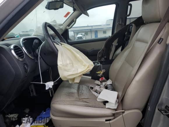 2008 Ford Explorer XLT z VIN 1FMEU73E28UA42406, wystawiony jako Copart lot #81915215 z przebiegiem 191 373 mil mil oraz Szkoda całkowita • Salvage title. Historia ofert i sprzedaży dostępna na DreamBid. Obrazek 7.