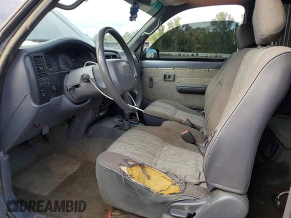 1998 Toyota Tacoma z VIN 4TAWN72N2WZ121495, wystawiony jako Copart lot #85473395 z przebiegiem 241 732 mil mil oraz Szkoda całkowita • Salvage title. Historia ofert i sprzedaży dostępna na DreamBid. Obrazek 7.