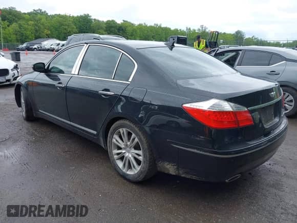 2009 Hyundai Genesis with VIN KMHGC46F59U051875, listed as a IAAI auction lot 42325230 with 192,536 mi miles and . Bid and sale history available at DreamBid. Image 3.