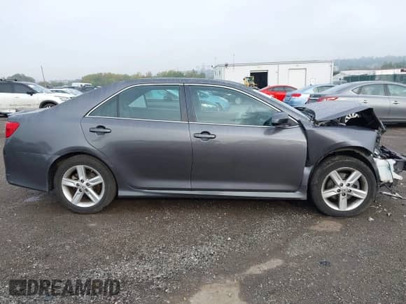 2014 Toyota Camry SE z VIN 4T1BF1FK4EU314283, wystawiony jako IAAI lot #43296842 z przebiegiem 112 528 mil mil oraz . Historia ofert i sprzedaży dostępna na DreamBid. Obrazek 14.
