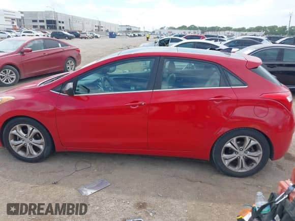 2013 Hyundai Elantra z VIN KMHD35LE4DU018329, wystawiony jako IAAI lot #42977322 z przebiegiem 161 690 mil mil oraz . Historia ofert i sprzedaży dostępna na DreamBid. Obrazek 14.